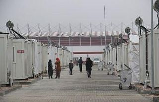 Elazığ’da depremzedeler, ’Ekmeği, suyu, elektriği...