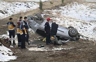 Elazığ’da otomobil takla attı: 1 ölü, 1 yaralı