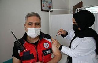 Elazığ’da UMKE personeli Covid-19 aşısı oldu