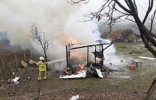 Elektrikli ısıtıcı barakayı küle döndürdü