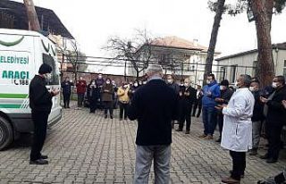 Emekli hemşire korona virüse yenildi