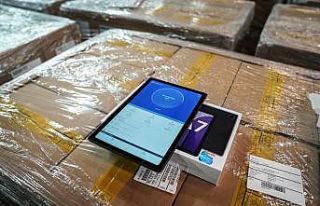 Erdek’te 10 öğrenciye tablet bilgisayar