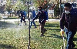 Ergani Belediyesinden park ve bahçelerde temizlik...