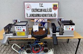 Erzincan’da kaçak sigara yapımında kullanılan...