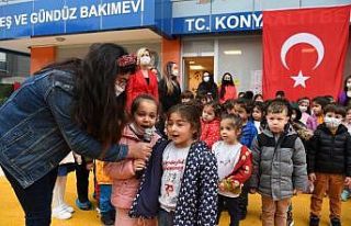 Esen, bayrak töreni coşkusuna ortak oldu