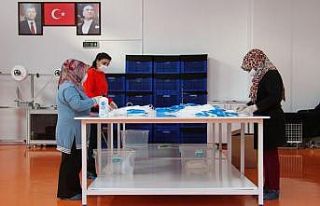 Esenyurt Belediyesi kendi maskesini kendi üretiyor