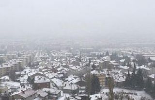 Eskişehir’e kar fırtına ile geri döndü
