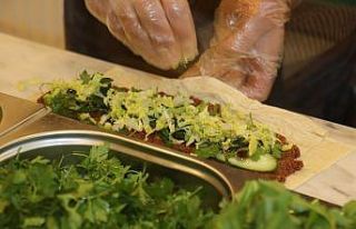 Esnaftan askıda çiğköfte kampanyası