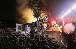 Evi yanan ailenin imdadına Büyükşehir yetişti