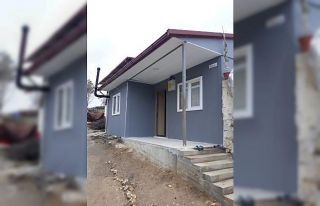 Evi yanan aileye Çal Kaymakamlığı umut oldu