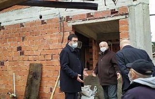 Evi yanan vatandaşa kaymakamlıktan ev yardımı