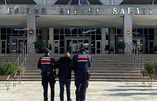 Fas uyruklu göçmeni yağmalayan Tunus uyruklu göçmen...