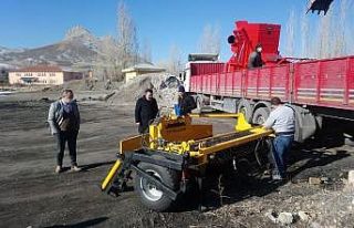 Fasulye hasat makinaları teslim alındı