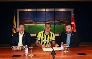Fenerbahçe, Attila Szalai’yi kadrosuna kattı