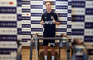 Fenerbahçe, Mesut Özil’in sağlık kontrolünden...