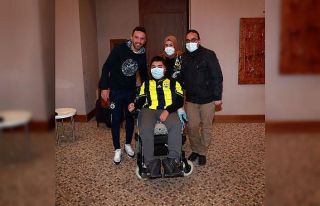 Fenerbahçeli futbolculardan anlamlı davranış