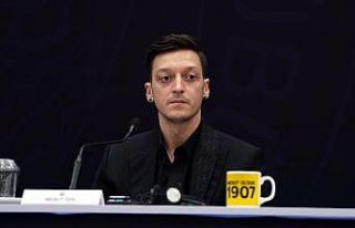 Fenerbahçe’nin yeni transferi Mesut Özil: "Bundesliga’ya...