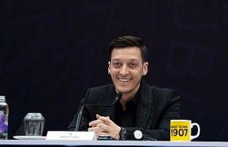 Fenerbahçe’nin yeni transferi Mesut Özil: "Burak...