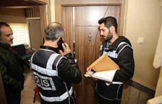 Fuhuş operasyonunda 2 adreste 5 kişiye 4 bin 300...