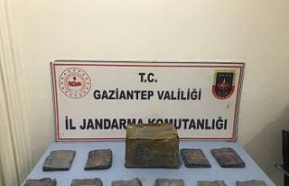 Gaziantep’te altınla yazılmış Tevrat ele geçirildi
