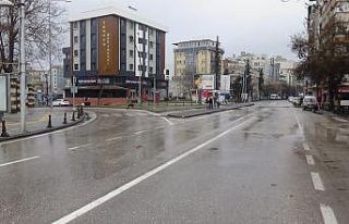 Gaziantep’te cadde ve sokaklar boş kaldı
