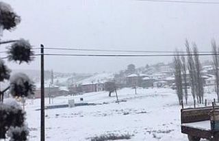 Geç gelen kar Denizli’ye gelinliğin giydirdi