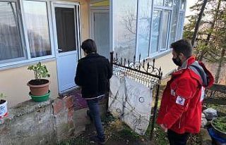 Genç Kızılay Gönüllüleri ihtiyaç sahiplerine...
