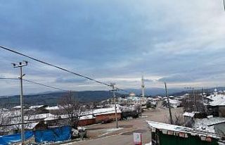 Gönen’in yüksek kesimlerine ilk kar düştü