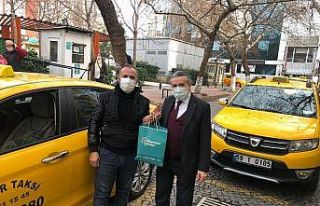 Gönül Elçileri yeni yılda da taksici esnafının...