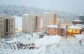 Gördes beyaza büründü