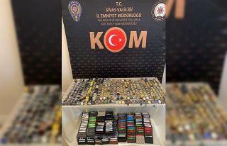 Gümrük kaçağı saatlere el konuldu