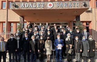 Güven tazeleyen Altınöz, mazbatasını aldı