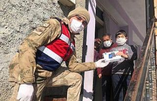 Güvenlik güçleri yüzleri güldürüyor