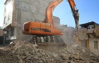 Haliliye’de metruk yapıyı yıkılıyor