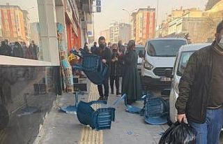 Halk otobüsünden fırlayan tekerlek dehşet saçtı