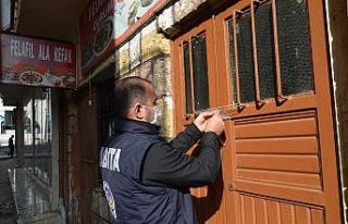 Hatay’da ruhsatsız iş yerleri mühürlendi