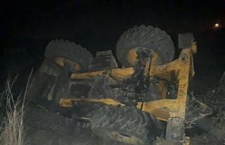 Hatay’da yük treni iş makinasına çarptı: 1...