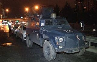 HDP Esenyurt ilçe binasına gece yarısı operasyonu