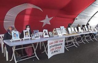 HDP önündeki aileler evlat nöbetini kararlılıkla...