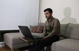 Her ilden gönüllü öğretmenler, öğrencilerinin...