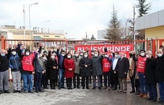 Hürriyet’ten grevdeki işçilere anlamlı destek