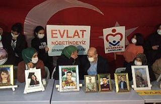 İçişleri Bakanı Soylu, HDP önünde evlatlarının...
