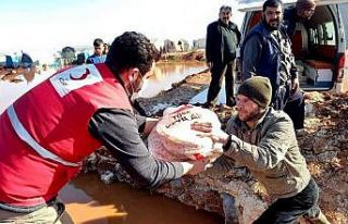 İdlib’deki selzedelere Türk Kızılay yardımı