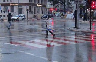 İnegöl’de kar yağışı kısa sürdü