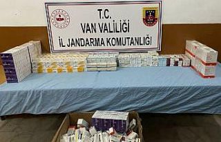 İran sınırında çuvallar içerisinde kaçak ilaç...