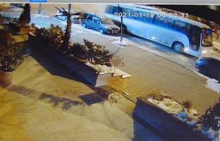 İşçileri almaya giden servis otobüsü alevlere...
