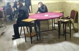 Isparta’da kumar baskınında 22 kişi yakalandı