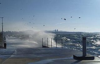 İstanbul’da dev dalgalar 5 metreye kadar çıktı