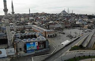 İstanbul’da yollar ve meydanlarda sessizlik hakim
