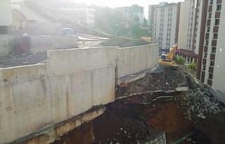 İstinat duvarı kendiliğinden böyle çöktü